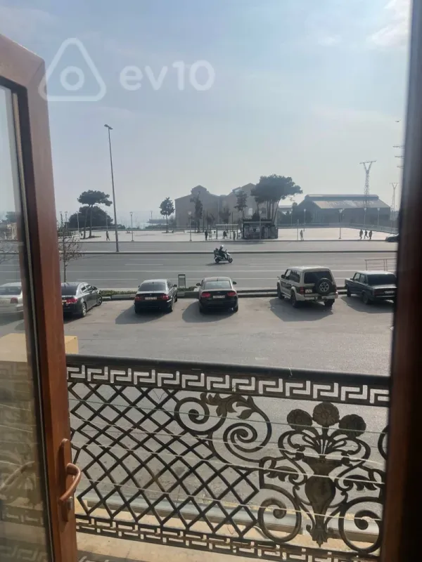 Satılır 2 otaqlı köhnə tikili 57 m²