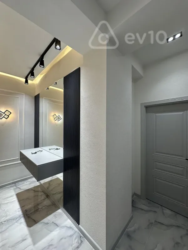 Satılır 2 otaqlı yeni tikili 87 m²