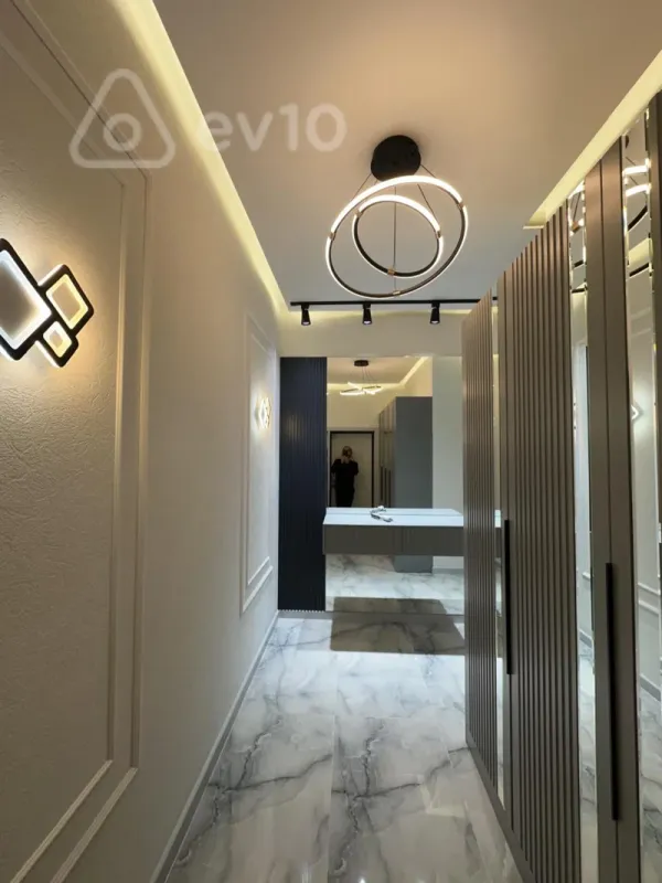 Satılır 2 otaqlı yeni tikili 87 m²