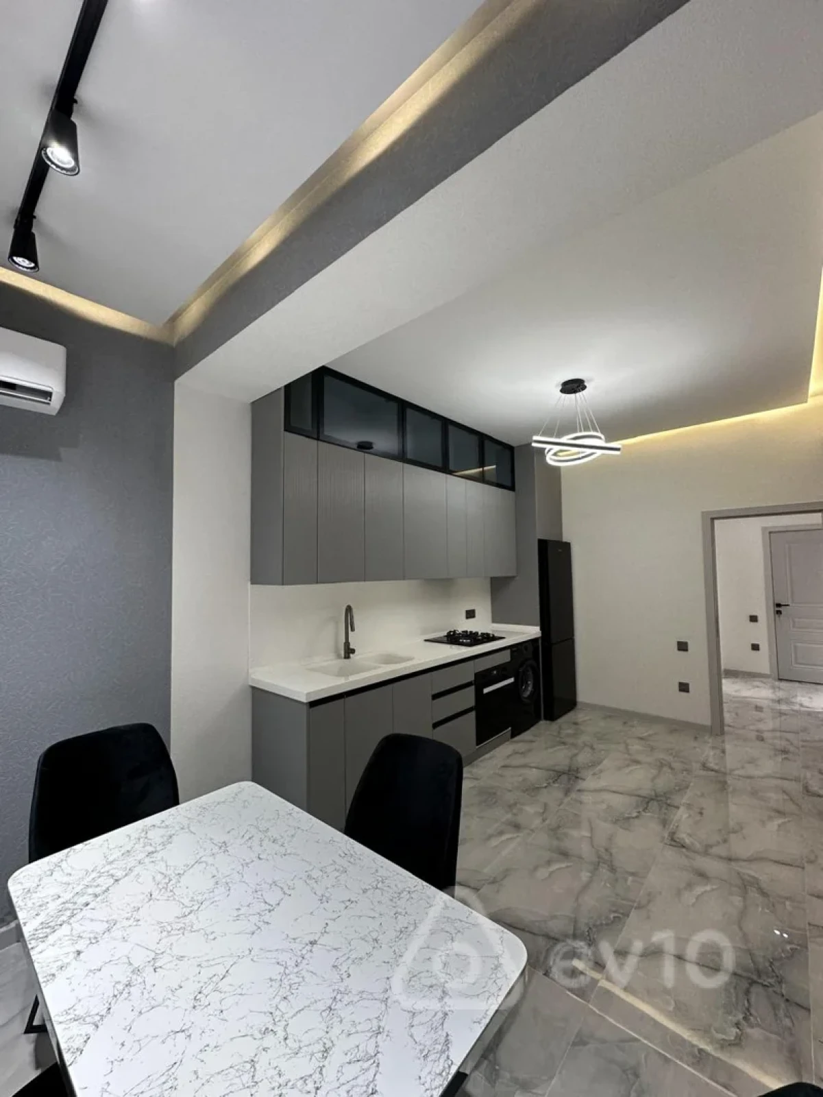 Satılır 2 otaqlı yeni tikili 87 m²