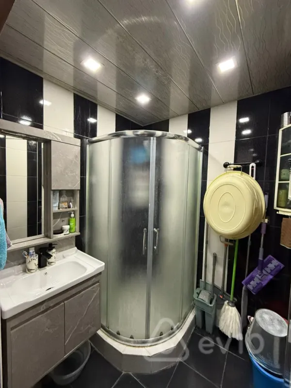 Satılır 3 otaqlı köhnə tikili 70 m²