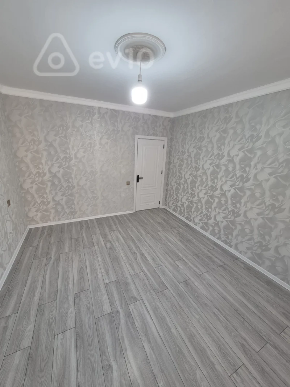 Satılır 2 otaqlı yeni tikili 70 m²