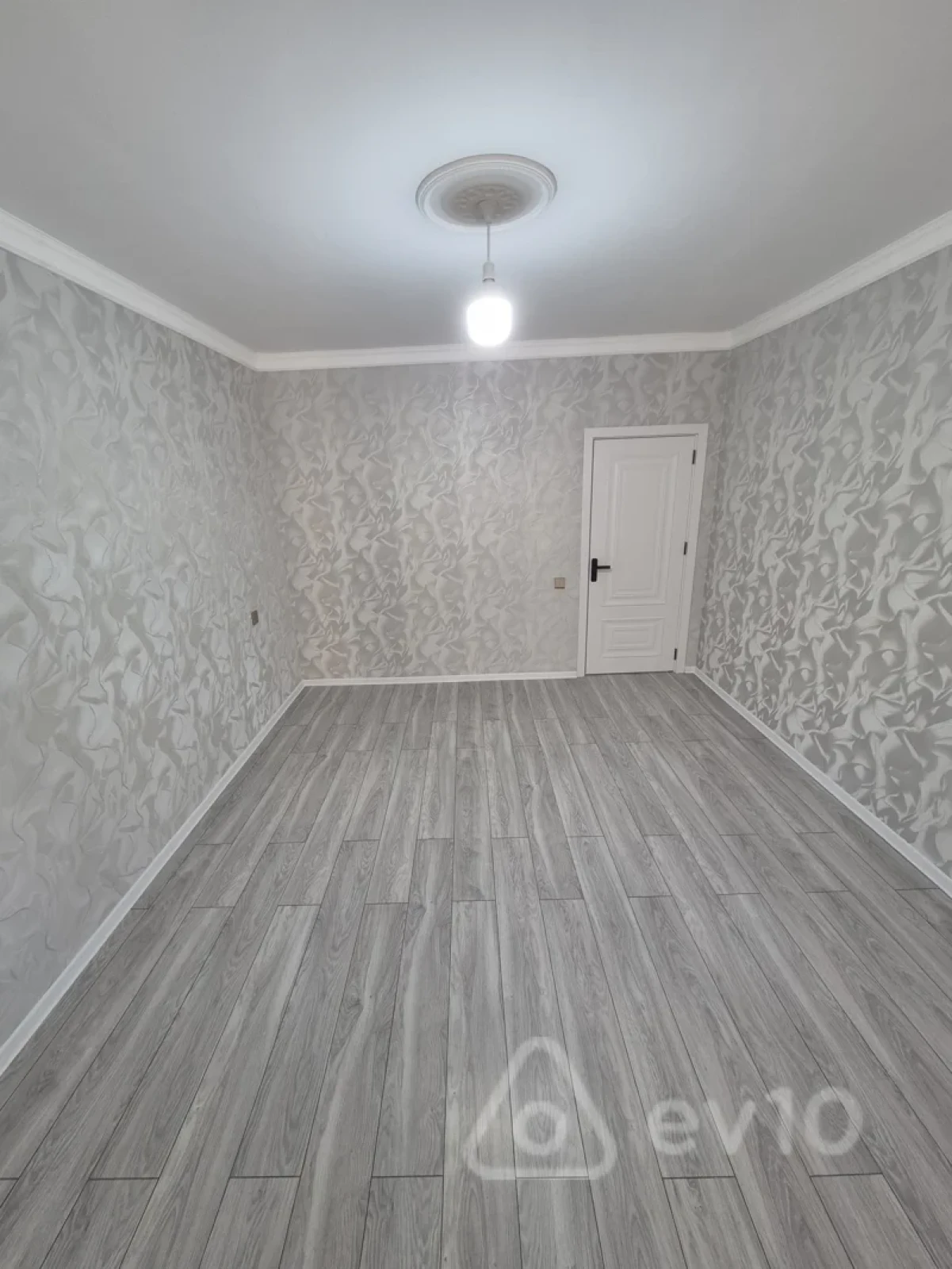 Satılır 2 otaqlı yeni tikili 70 m²
