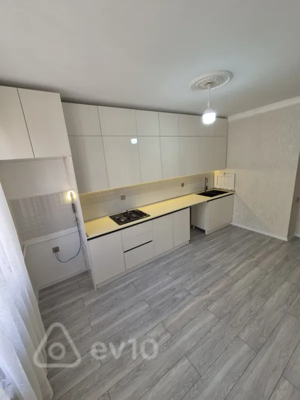 Satılır 2 otaqlı yeni tikili 70 m²