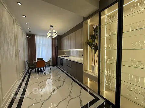 Satılır 3 otaqlı yeni tikili 120 m²