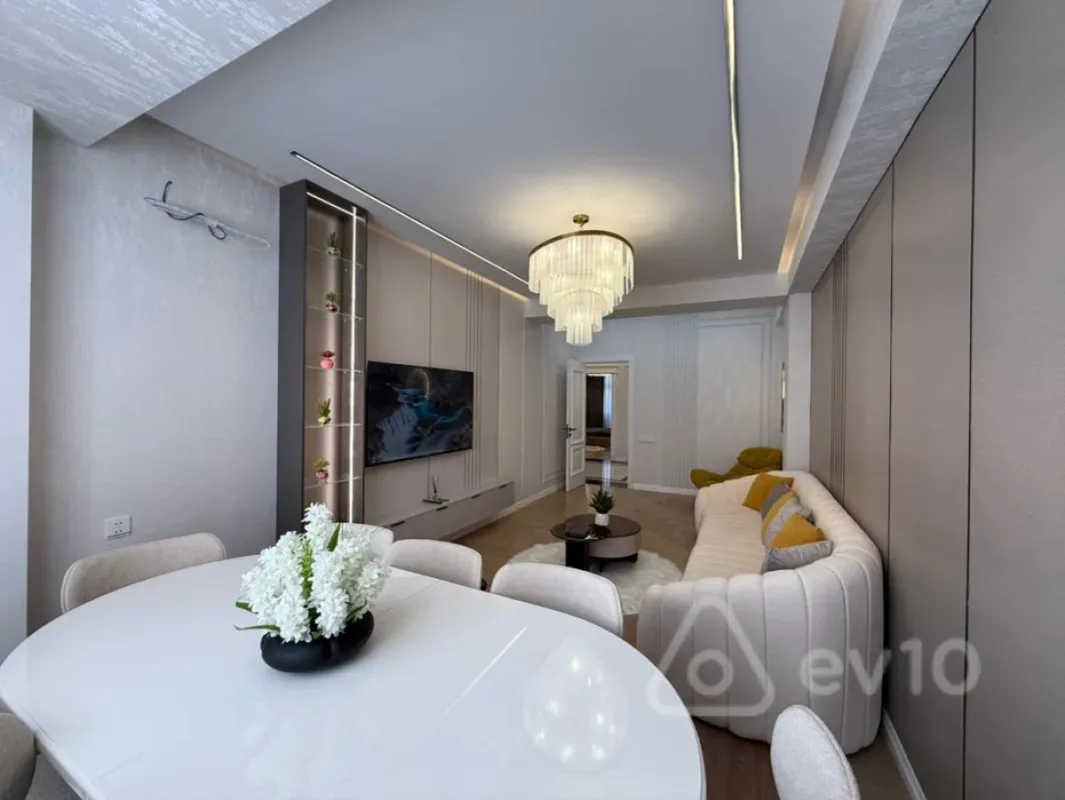 Satılır 3 otaqlı yeni tikili 120 m²