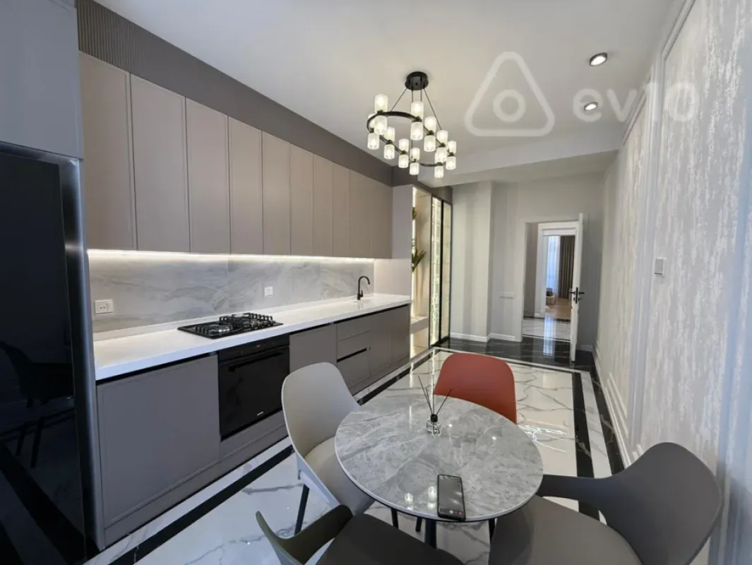 Satılır 3 otaqlı yeni tikili 120 m²