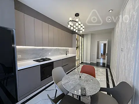 Satılır 3 otaqlı yeni tikili 120 m²