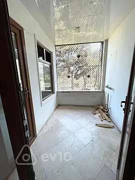 Satılır 3 otaqlı köhnə tikili 100 m²