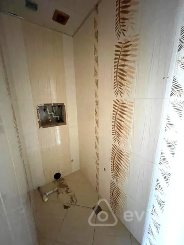 Satılır 3 otaqlı köhnə tikili 100 m²