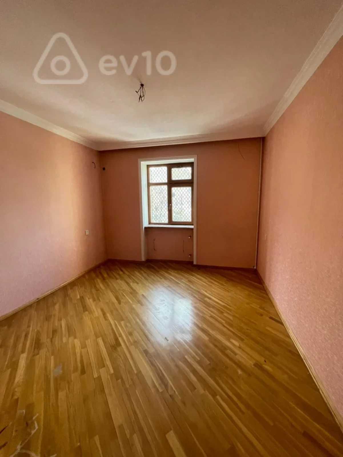 Satılır 3 otaqlı köhnə tikili 100 m²