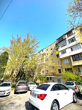 Satılır 3 otaqlı köhnə tikili 100 m² — Bakı, Yasamal 3 otaq 100.00 m²