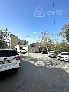 Satılır 3 otaqlı köhnə tikili 100 m²