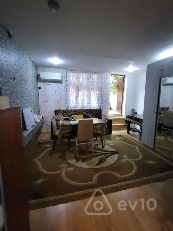 Satılır 3 otaqlı köhnə tikili 80 m²