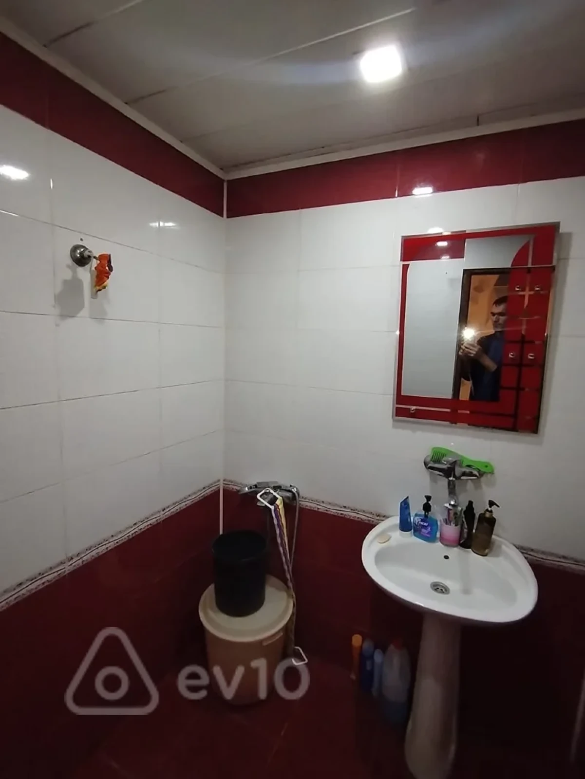 Satılır 3 otaqlı köhnə tikili 80 m²