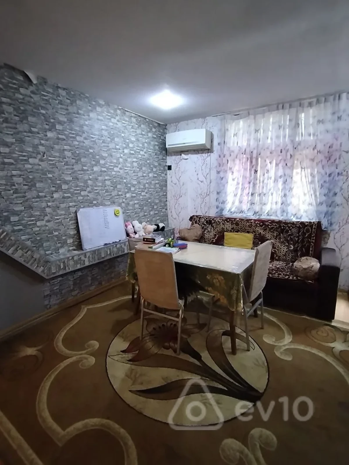 Satılır 3 otaqlı köhnə tikili 80 m²