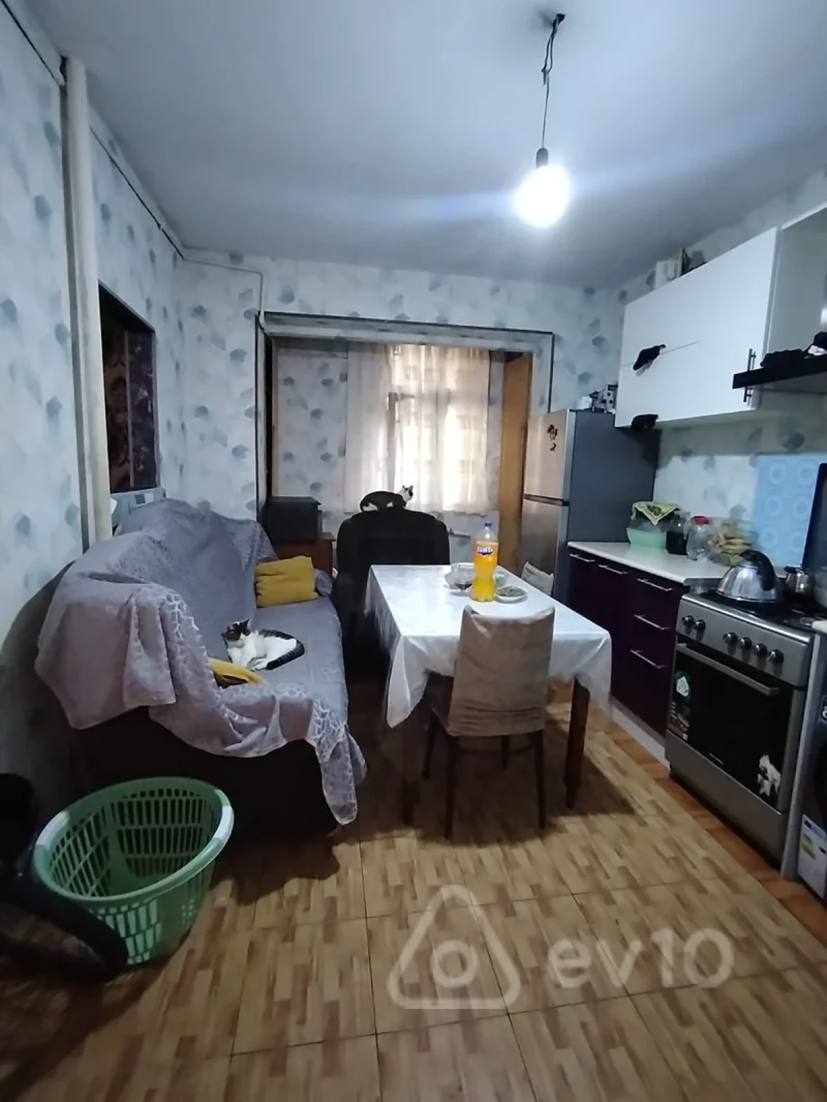 Satılır 3 otaqlı köhnə tikili 80 m²