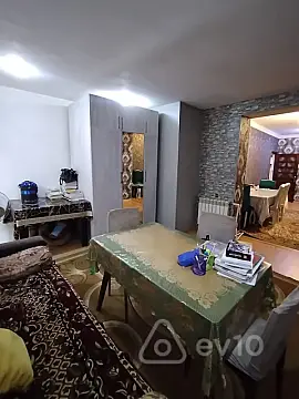 Satılır 3 otaqlı köhnə tikili 80 m²