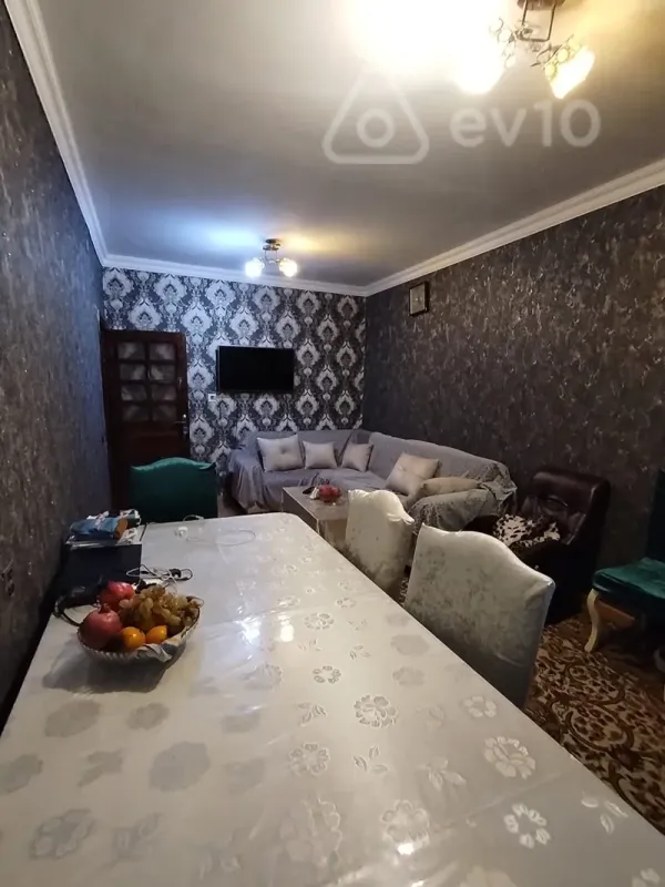 Satılır 3 otaqlı köhnə tikili 80 m²