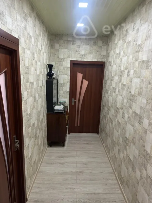 Satılır 2 otaqlı köhnə tikili 60 m²