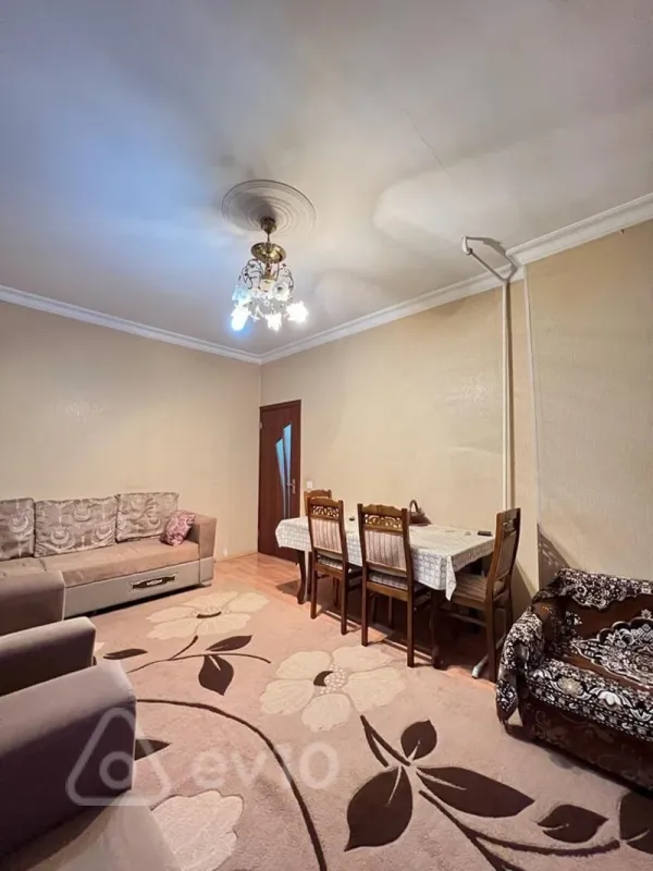 Satılır 2 otaqlı köhnə tikili 60 m²