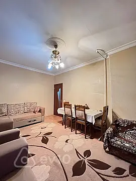 Satılır 2 otaqlı köhnə tikili 60 m²
