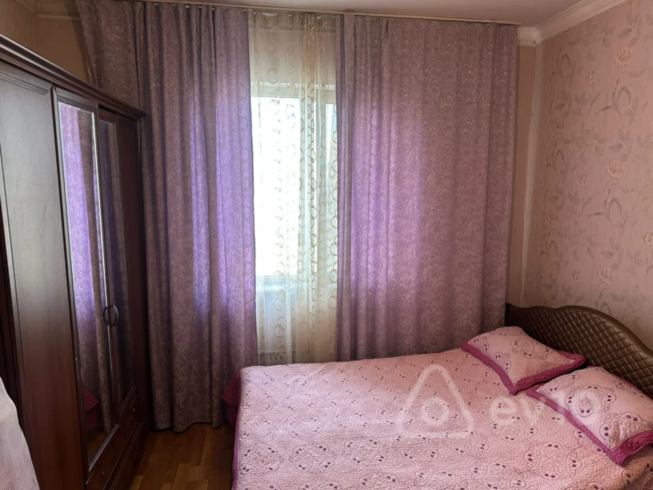 Satılır 2 otaqlı köhnə tikili 60 m²