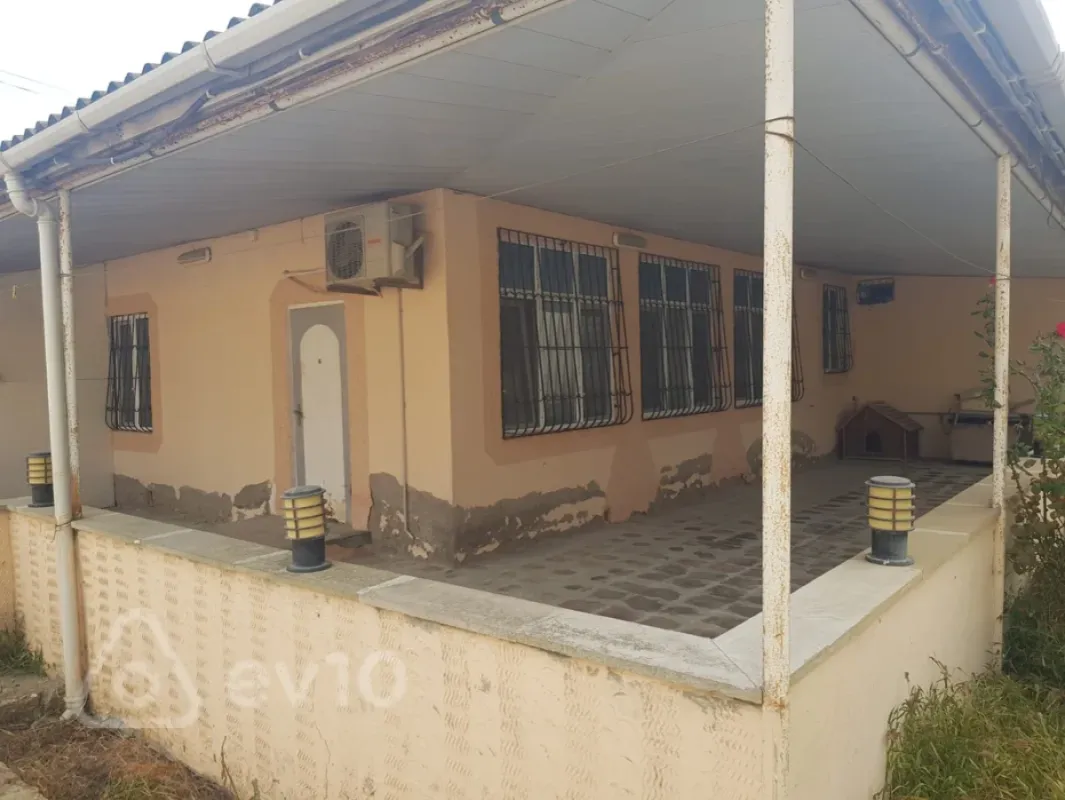 Satılır 9 otaqlı həyət evi 450 m²