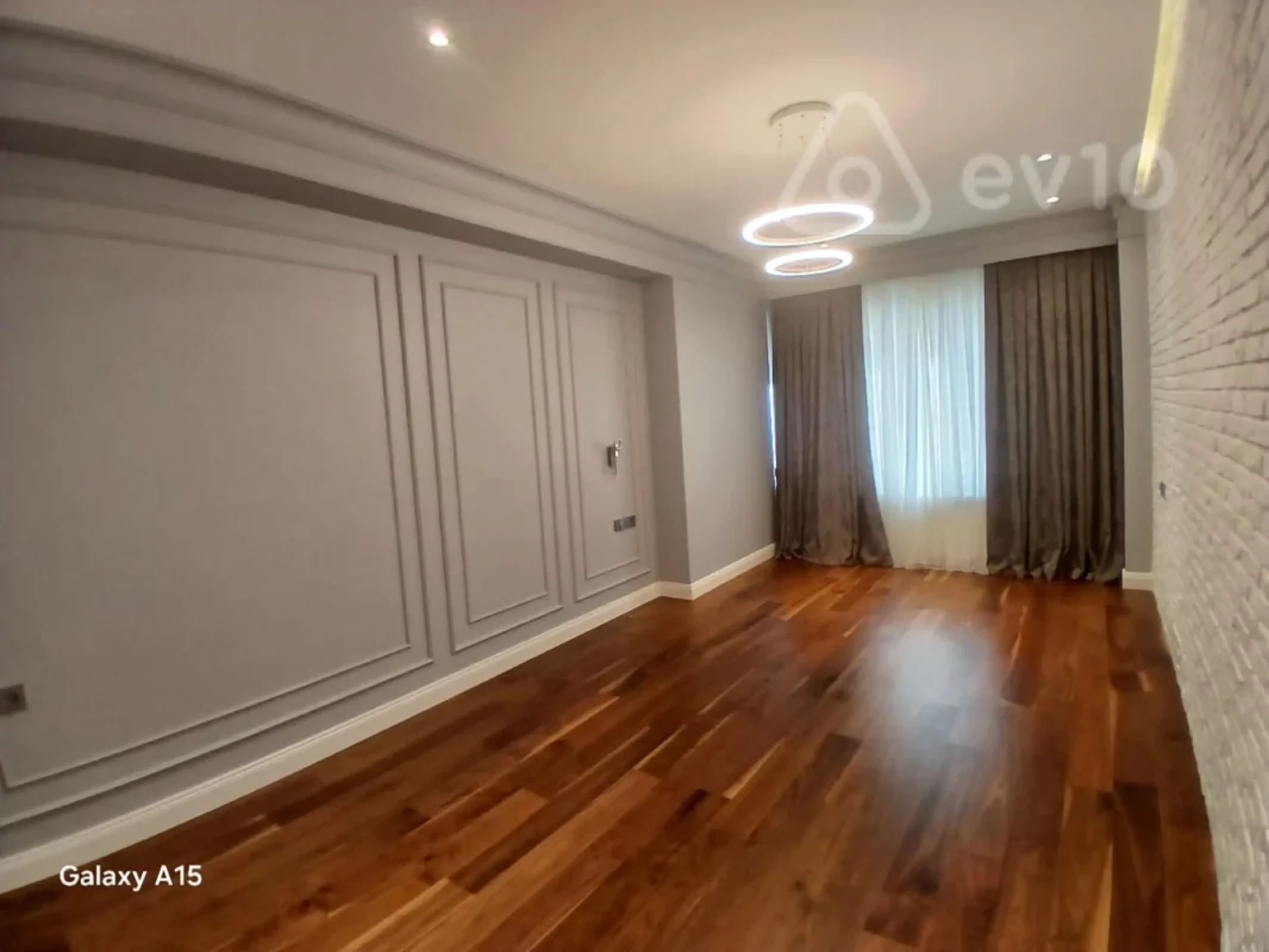 Satılır 4 otaqlı yeni tikili 211 m²