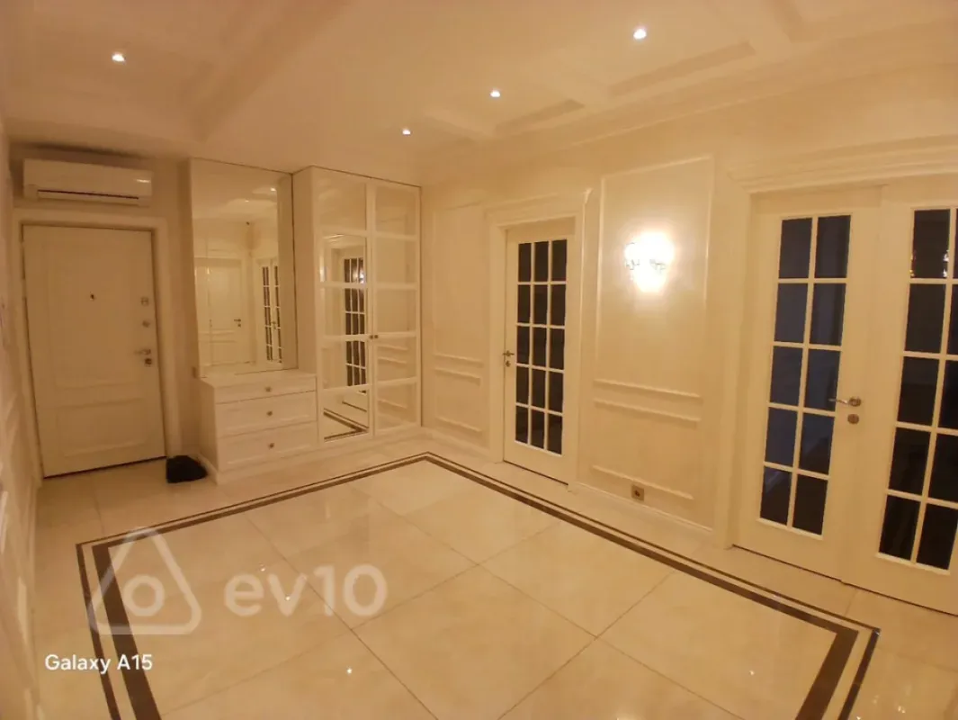 Satılır 4 otaqlı yeni tikili 211 m²