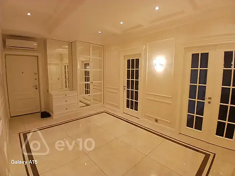 Satılır 4 otaqlı yeni tikili 211 m²