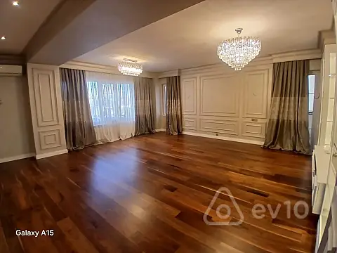 Satılır 4 otaqlı yeni tikili 211 m²
