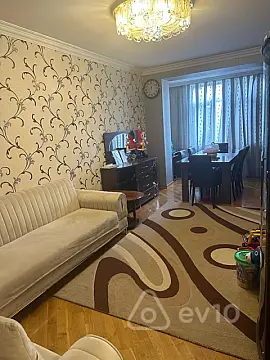 Satılır 4 otaqlı köhnə tikili 100 m²