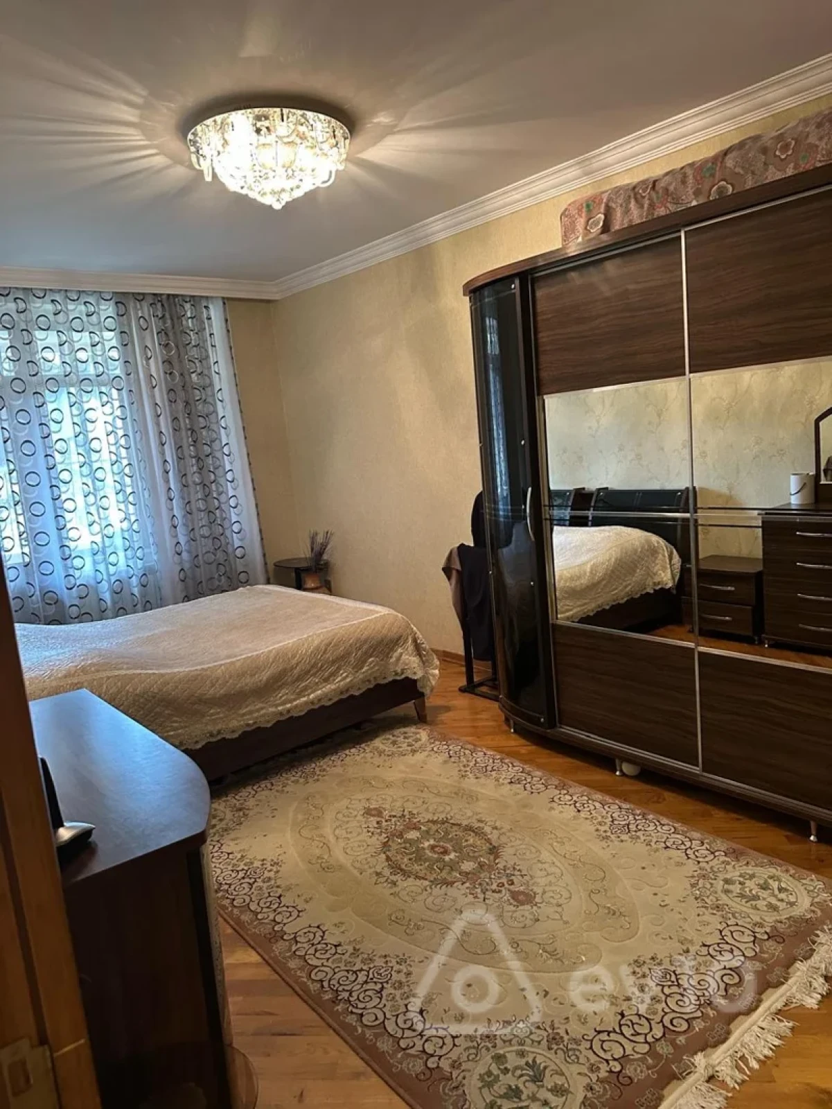 Satılır 4 otaqlı köhnə tikili 100 m²