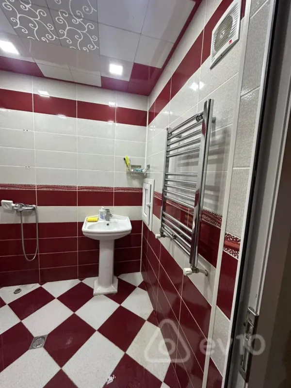 Satılır 3 otaqlı yeni tikili 115 m²
