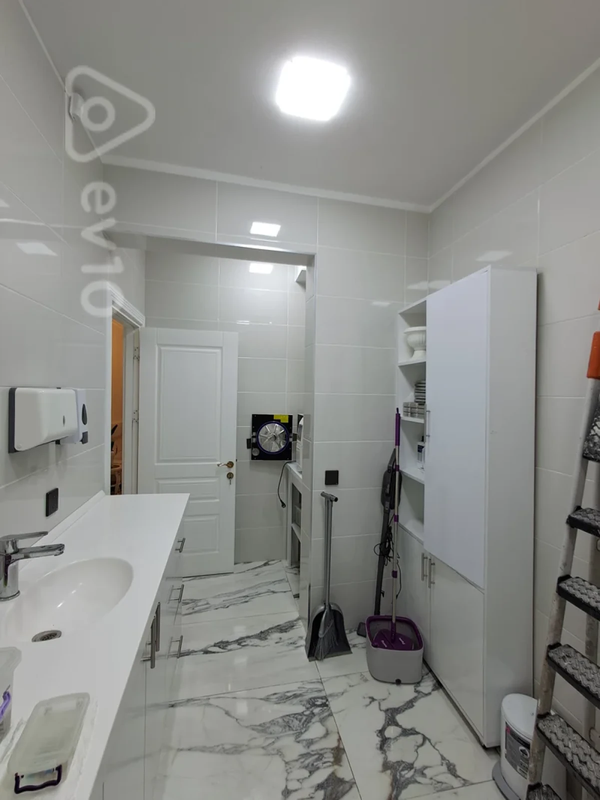 Satılır mənzil 100 m²