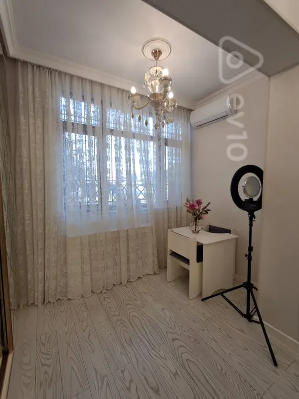 Satılır mənzil 100 m²