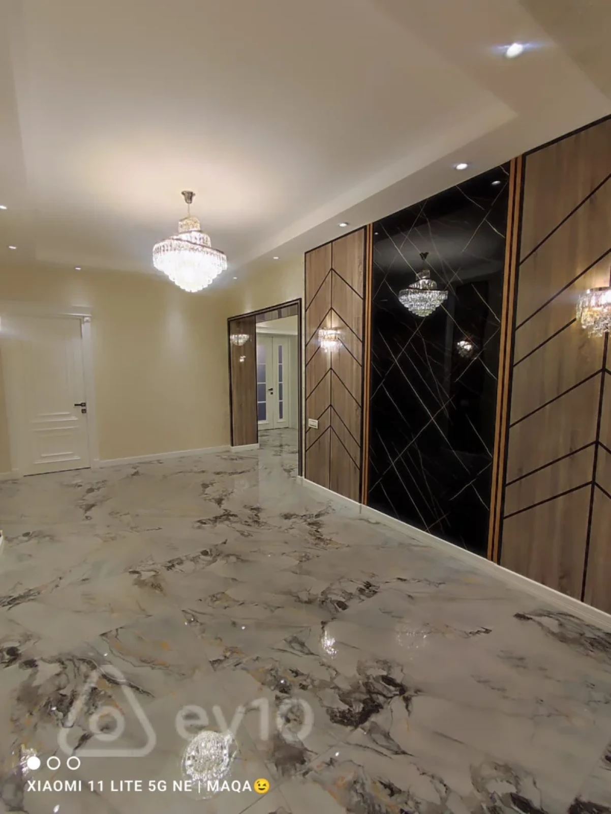 Satılır 4 otaqlı yeni tikili 215 m²