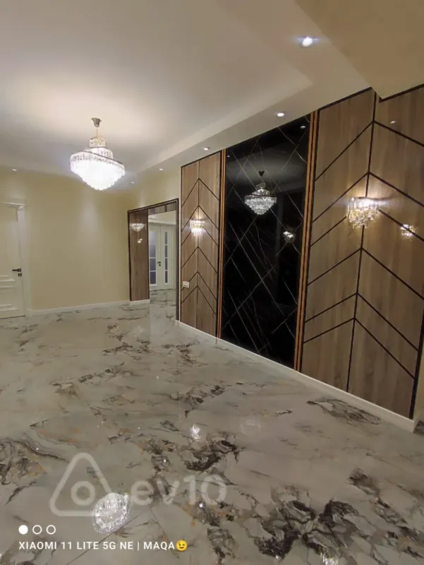 Satılır 4 otaqlı yeni tikili 215 m²