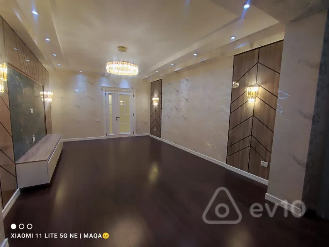 Satılır 4 otaqlı yeni tikili 215 m²