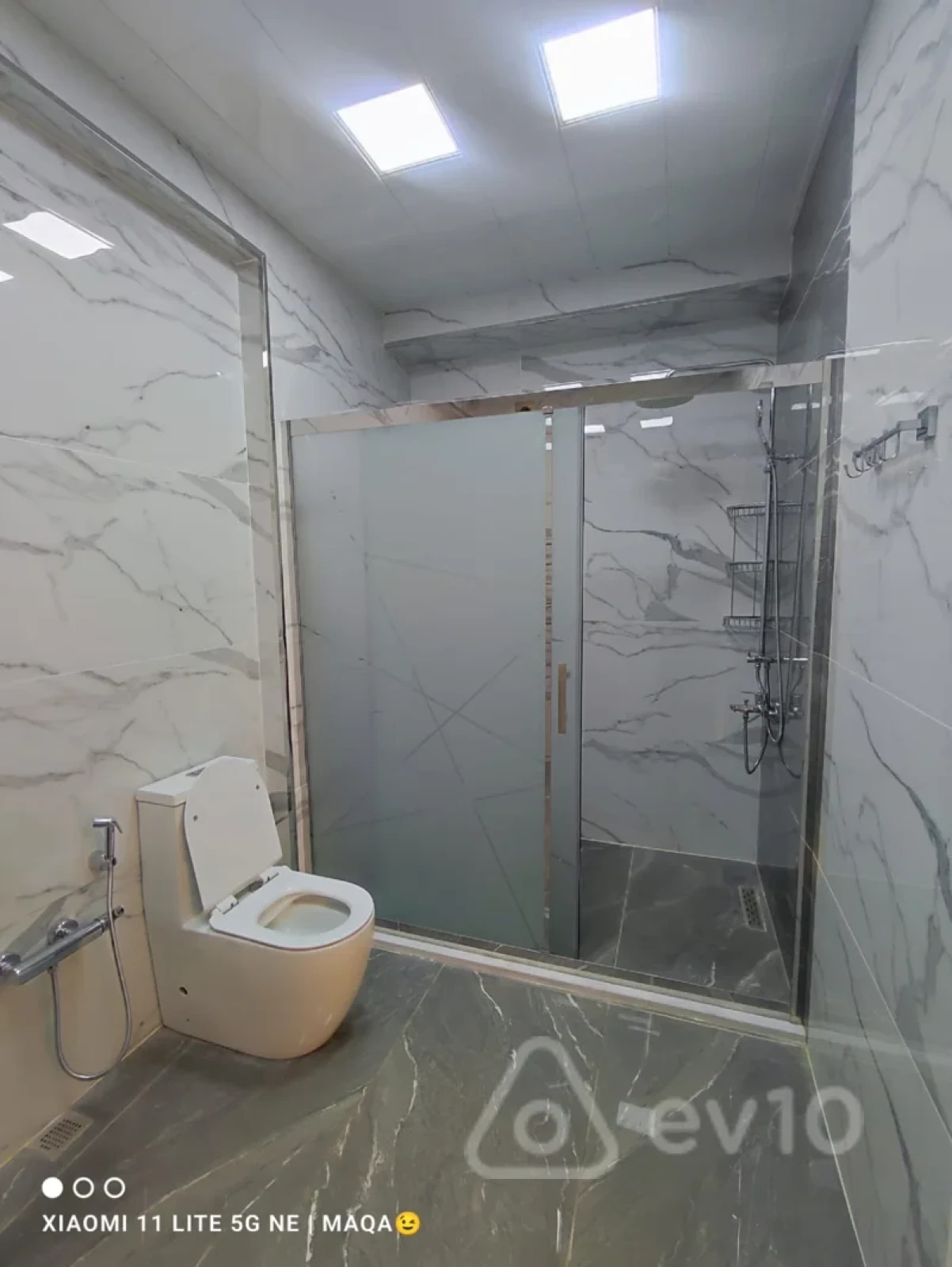 Satılır 4 otaqlı yeni tikili 215 m²