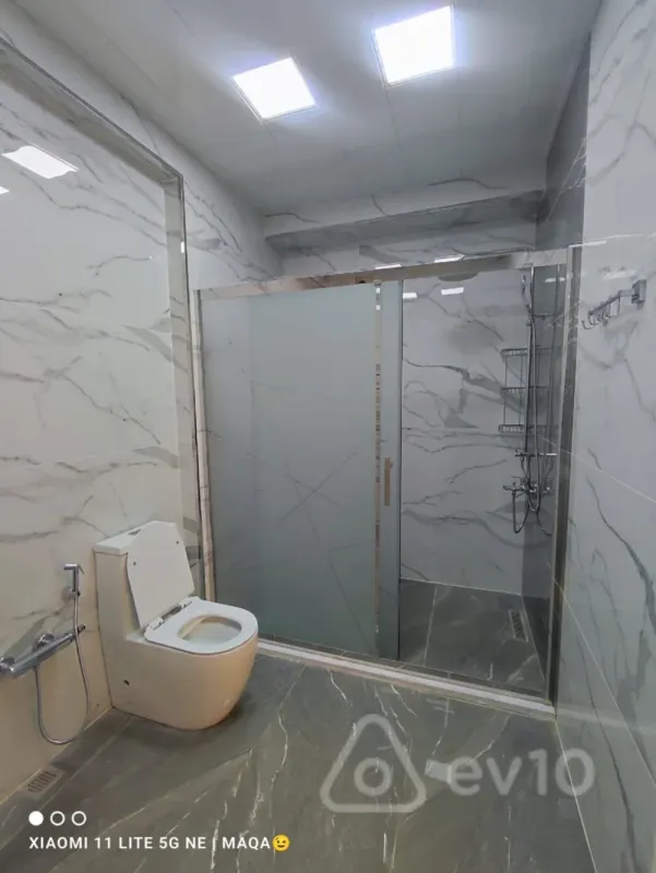 Satılır 4 otaqlı yeni tikili 215 m²