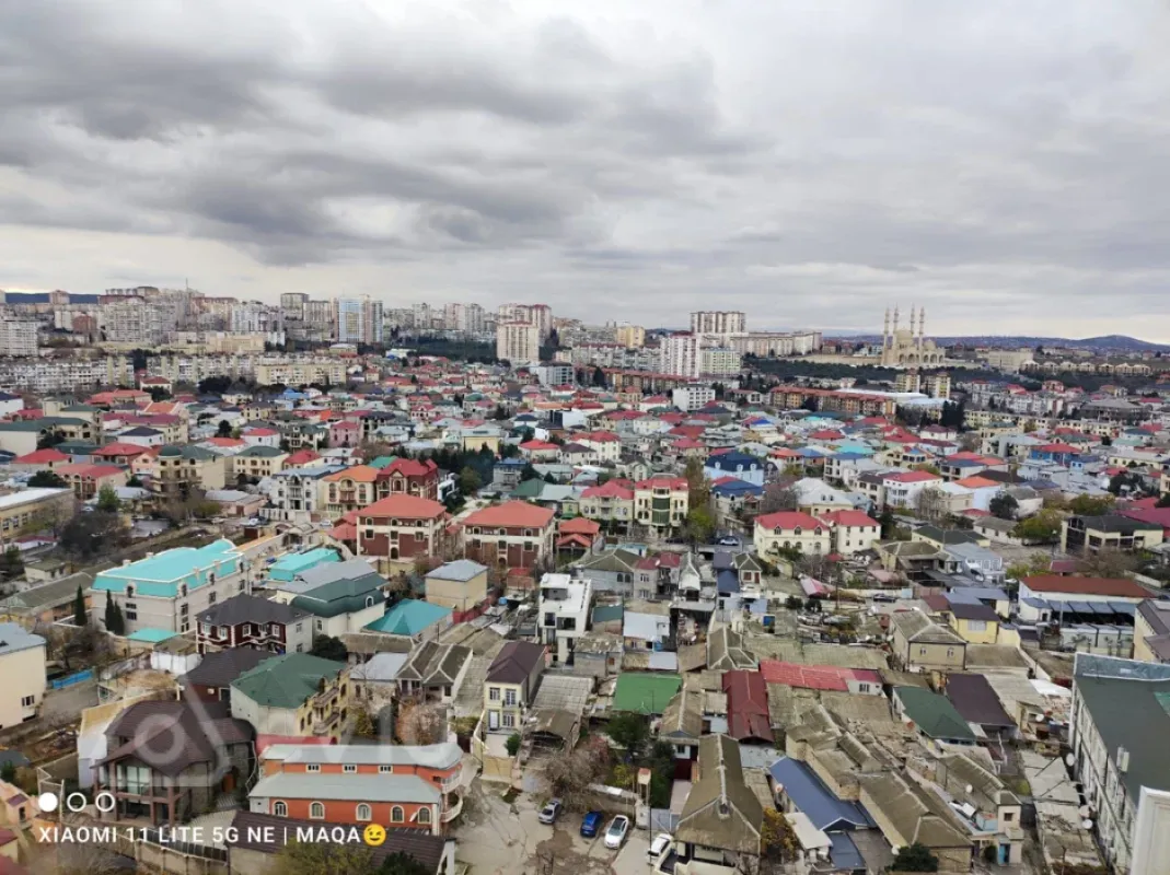 Satılır 4 otaqlı yeni tikili 215 m²