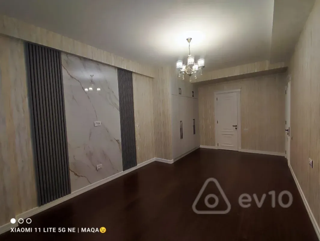 Satılır 4 otaqlı yeni tikili 215 m²