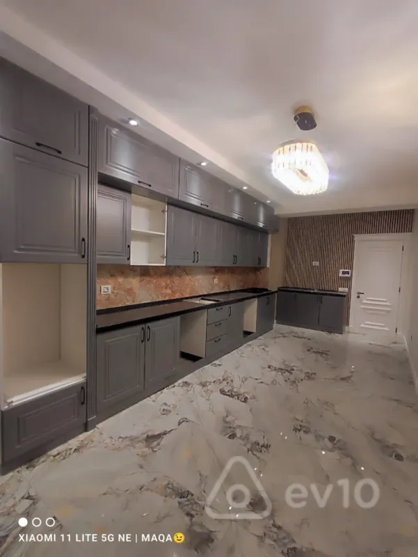 Satılır 4 otaqlı yeni tikili 215 m²