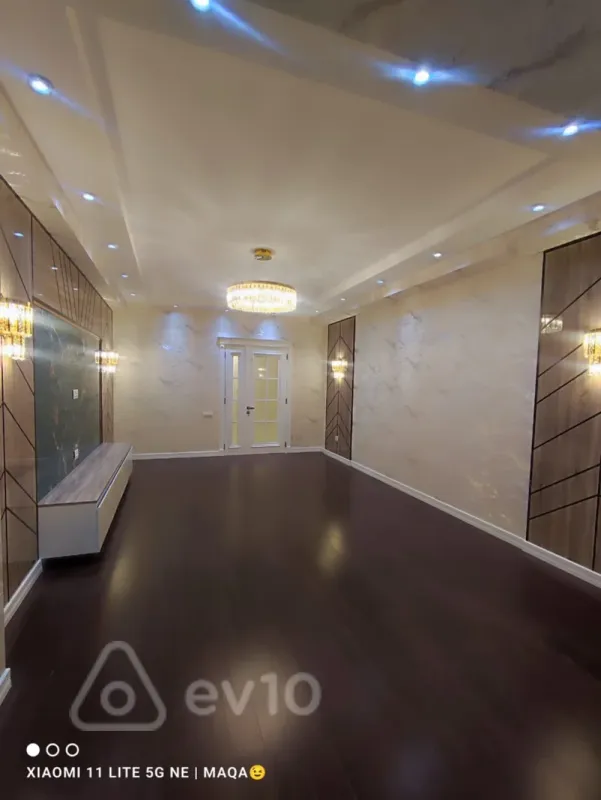 Satılır 4 otaqlı yeni tikili 215 m²