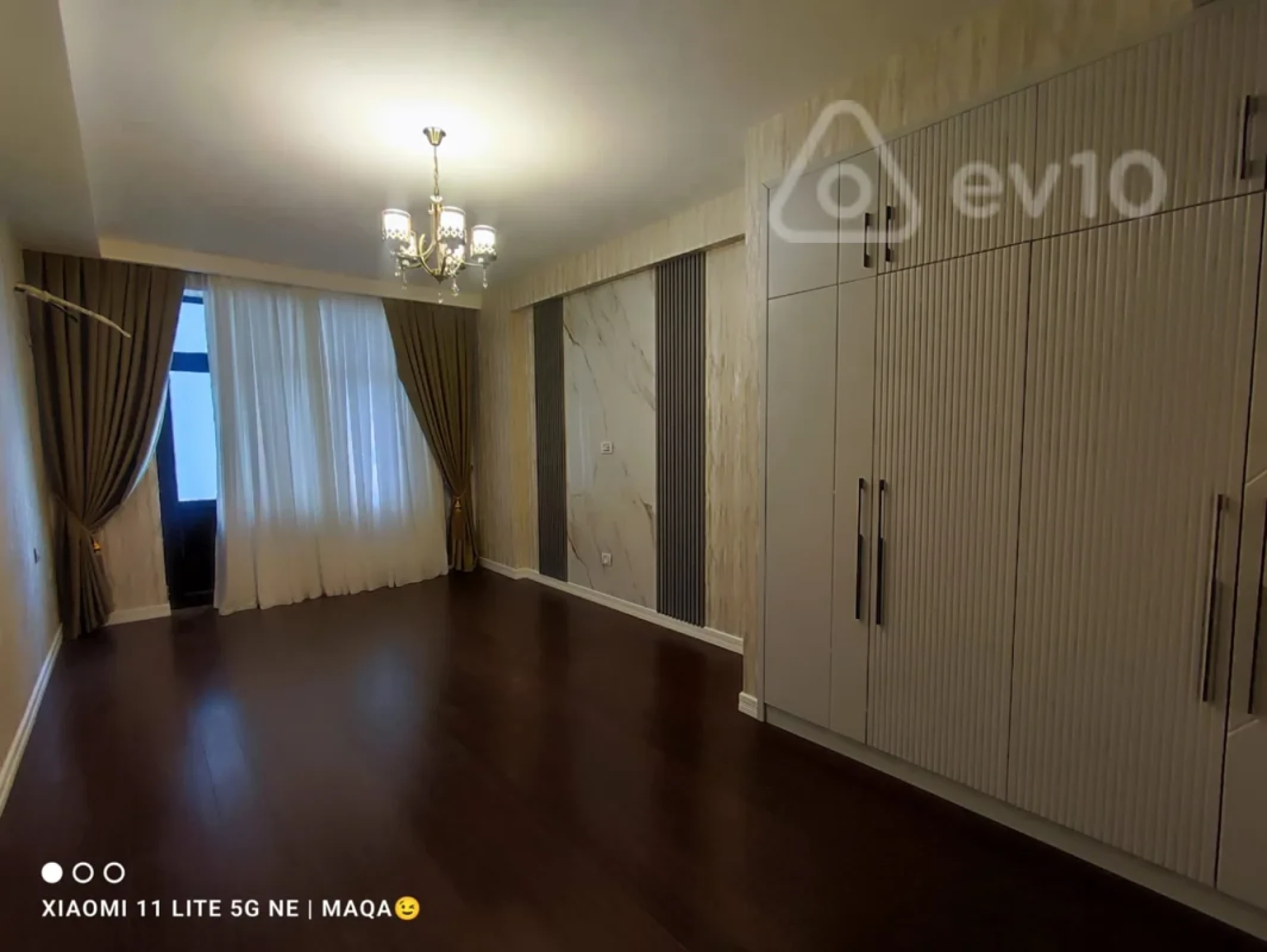 Satılır 4 otaqlı yeni tikili 215 m²