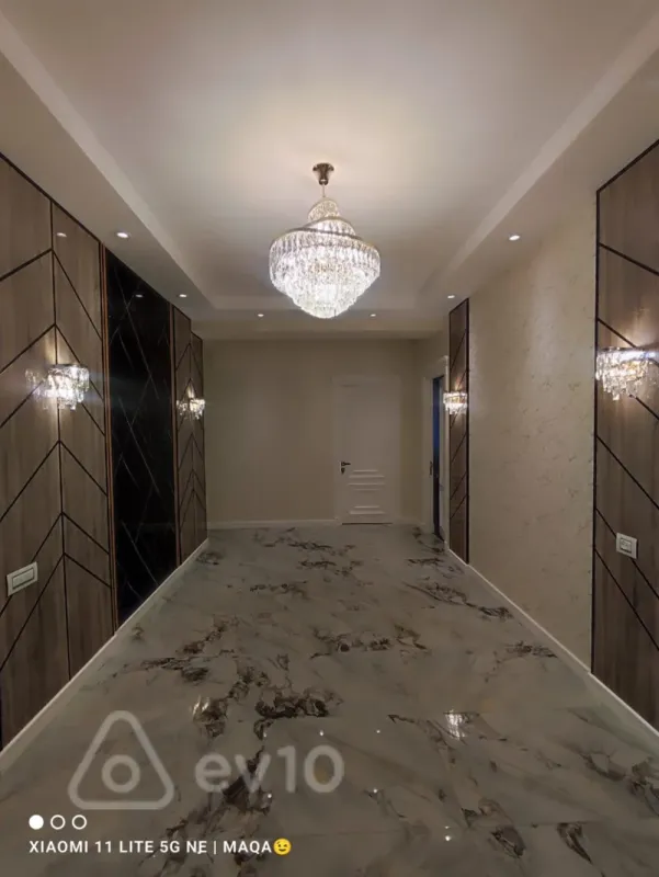 Satılır 4 otaqlı yeni tikili 215 m²