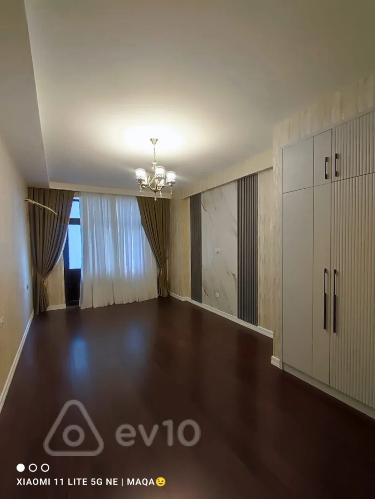Satılır 4 otaqlı yeni tikili 215 m²