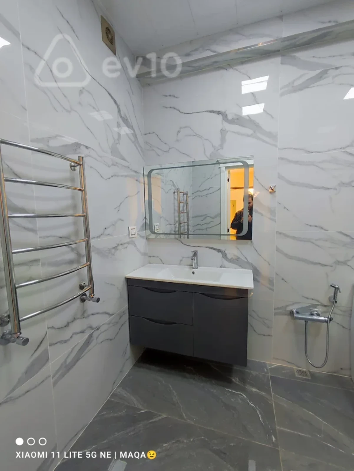 Satılır 4 otaqlı yeni tikili 215 m²